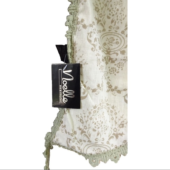 FLASH SALE ๐ค limited time
Lace / Embroidered Scarf / Wrap - Picture 7 of 9